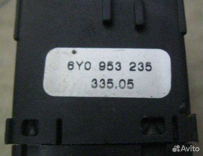 Кнопка аварийной сигнализации VW T5