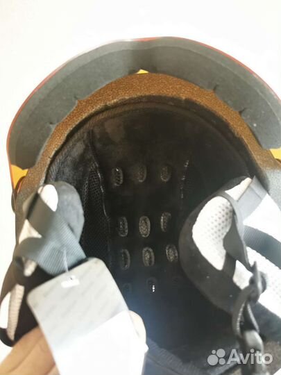Горнолыжный шлем