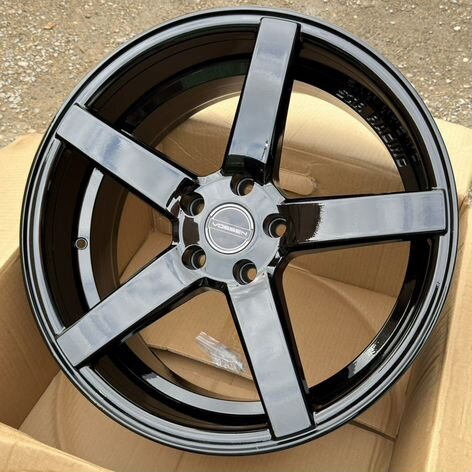 Литые диски Sakura Wheels 181 8.5×R19 5×114.3