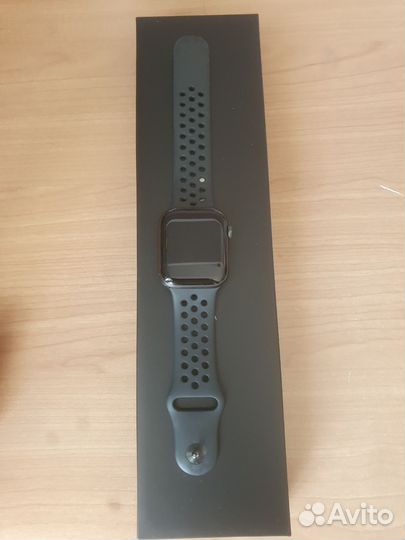 Часы apple watch 6 44 mm Nike