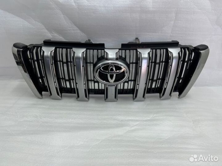 Решетка радиатора передняя Toyota Prado 150