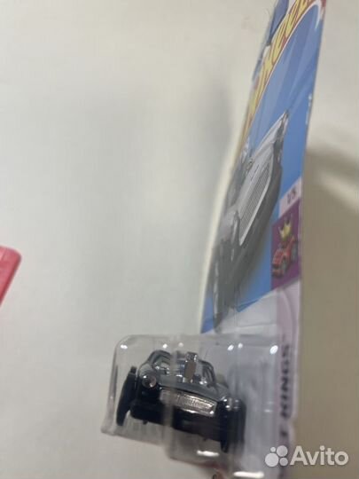 Новая коллекционная машинка хотвилс Hotwheels