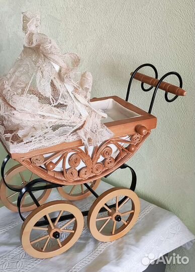 Коляска с винтажной куклой