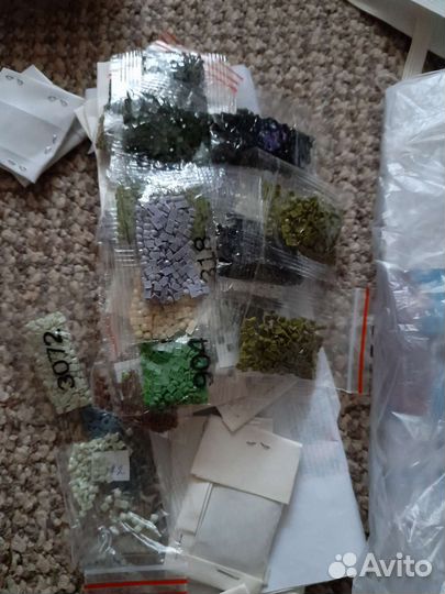 Остатки страз для алмазных мозаик