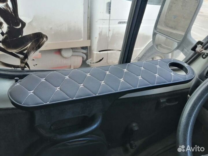 Подлокотник для газели