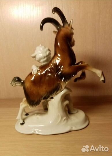 Фарфорова Статуэтка Германия 