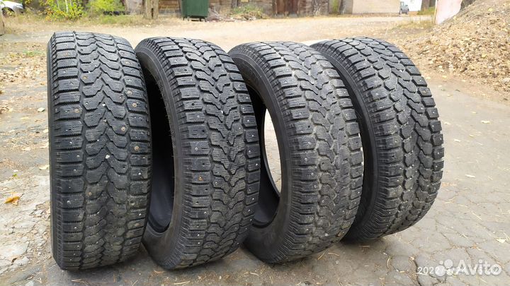 Yokohama Ice Guard IG65 215/60 R17