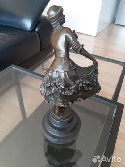 Антикварная бронзовая статуэтка