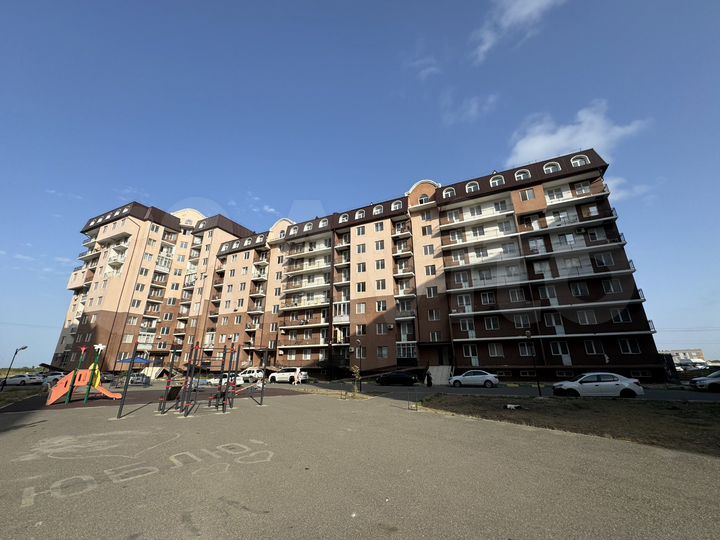 3-к. квартира, 93 м², 6/8 эт.