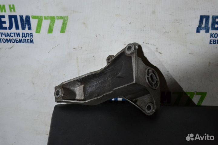 Кронштейн АКПП Volkswagen Passat B5