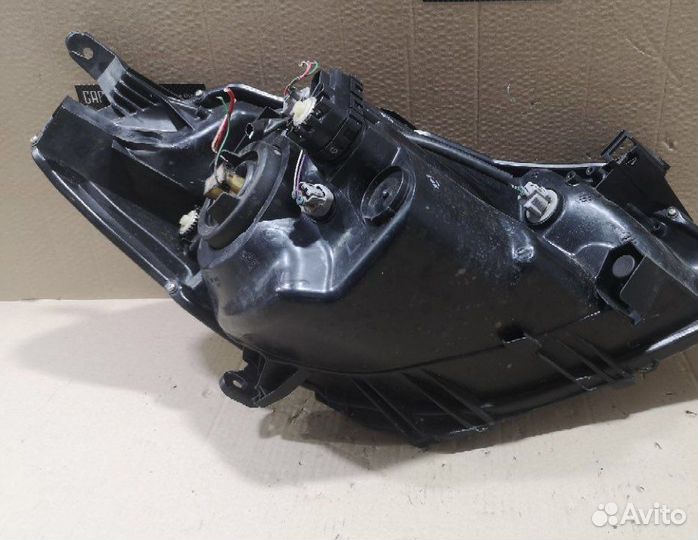 Фара левая toyota vitz ksp130