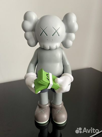 Фигурка kaws 30 см