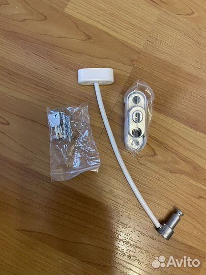 Замок на окно детский