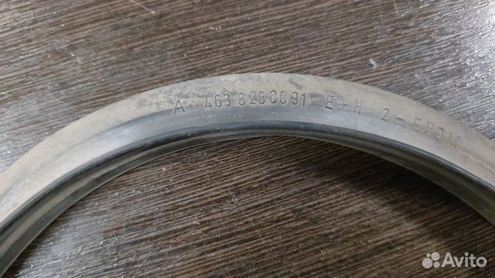 Уплотнитель Mercedes G 320 4X4 463 104.996 1995