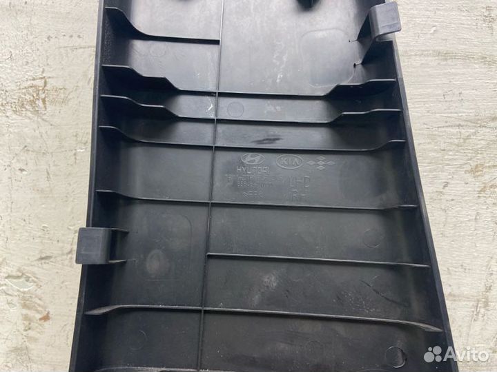 Обшивка стойки правая Hyundai Ix 35 G4kdcu675848