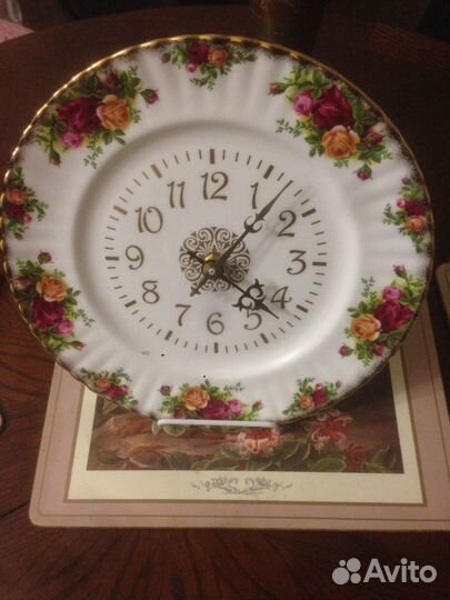 Часы Royal Albert