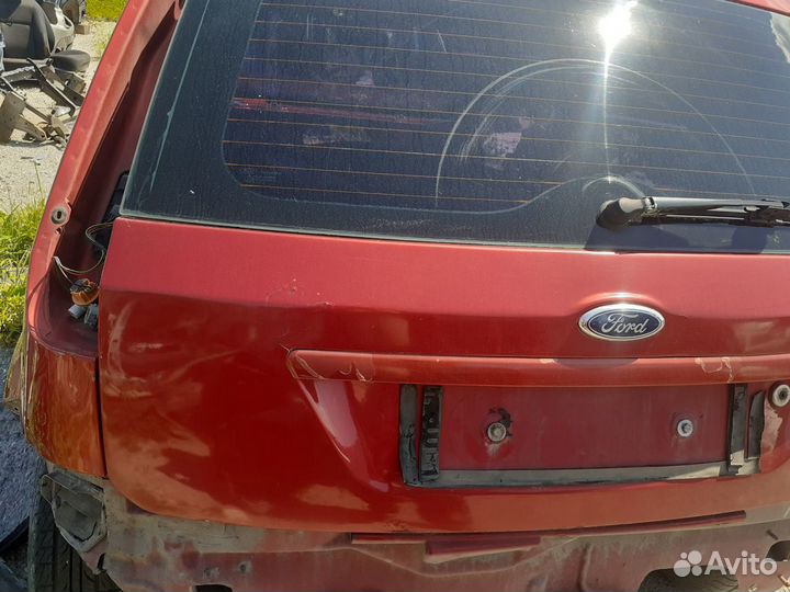 Крышка багажника Ford Fiesta