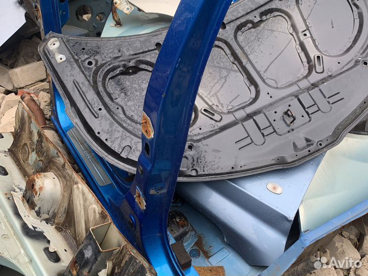 Средняя стойка renault logan 2 stepway