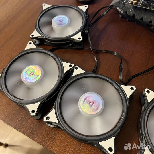 Комплект куллеров для компьютера и хаб