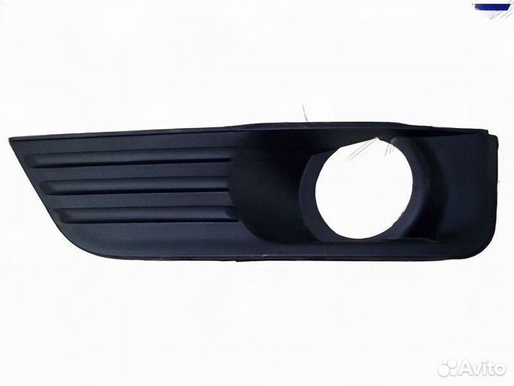 Накладка противотуманной фары левоеая на ford focu