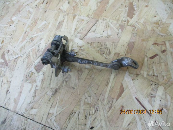 Ограничитель двери Рено Логан