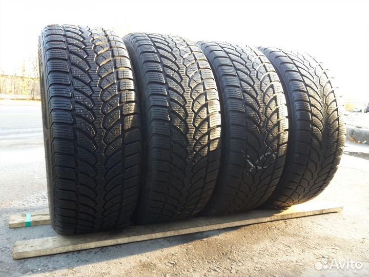 Bridgestone Blizzak LM-32 215/60 R16