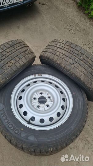 Yokohama Ice Guard IG50+ 215/65 R16