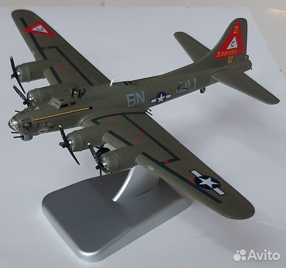 Модель самолета B-17G-25 