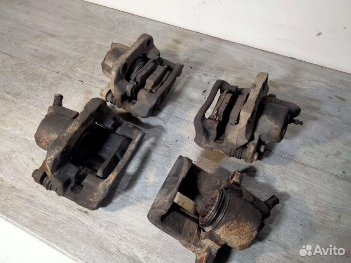 Суппорт передний Renault Logan 1