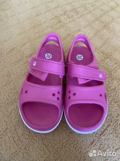Босоножки для девочки 28 размер новые