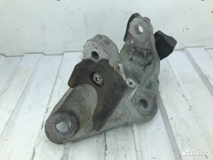 Кронштейн крепления двигателя левый Mazda 6 GJ