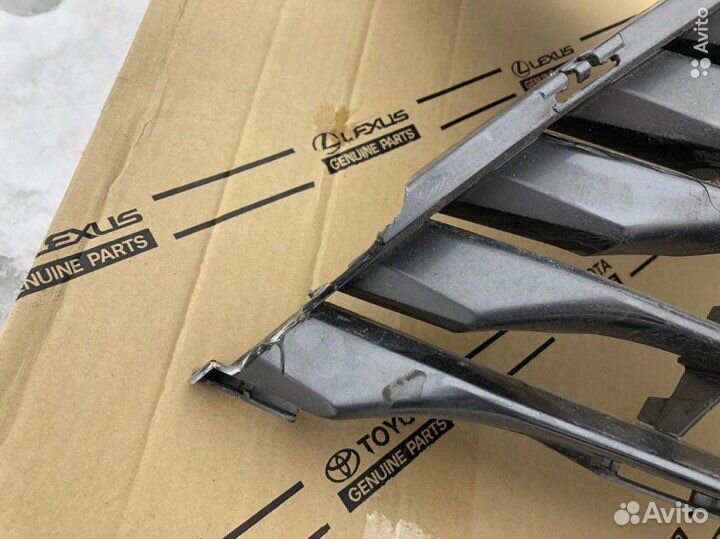 Решетка радиатора на Lexus RX