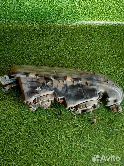 Фара передняя правая Митсубиси Диамант 3.0л 1995г