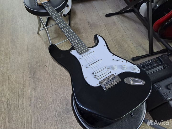 Электрогитара стратокастер чёрная