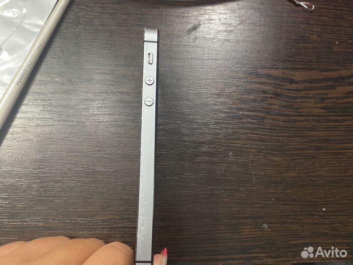 Телефон iPhone 5s