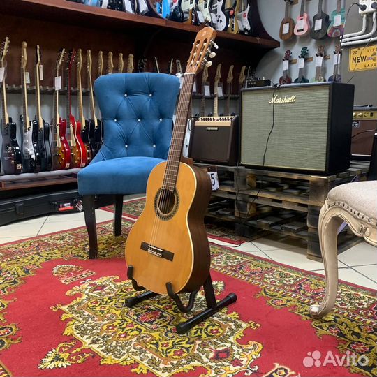 Классическая гитара Alhambra Classical Student