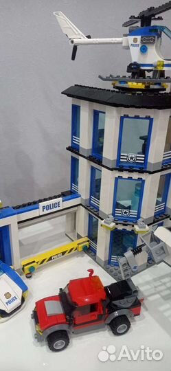 Lego City 60141Полицейский участок
