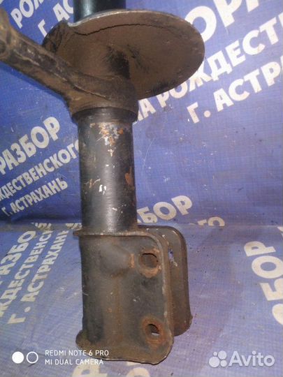 Передний амортизатор Ваз Лада 2110 седан 2110 2002
