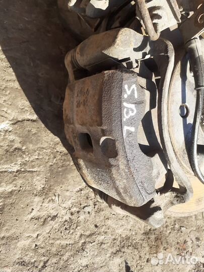 Суппорт тормозной Mitsubishi Space Wagon