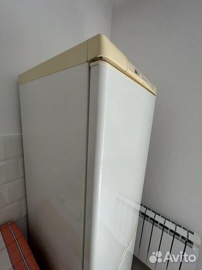 Холодильник 2х компрессорный Electrolux