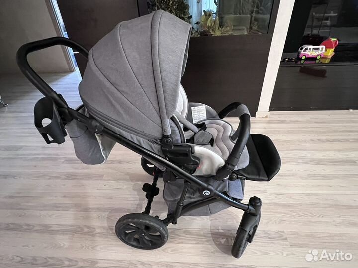 Коляска tutis viva luxury 2 в 1