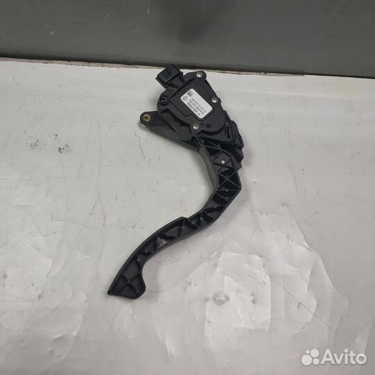 Педаль газа Renault Logan 2