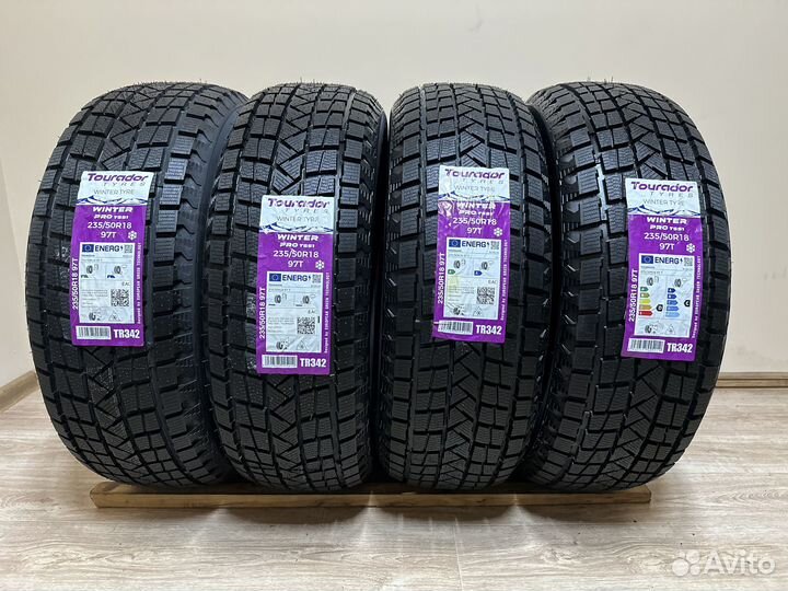 Tourador Winter Pro TSS1 235/50 R18 97T