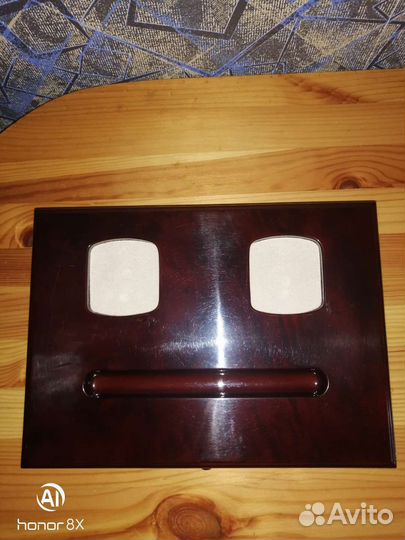 Стильная элегантная подставка для ручек