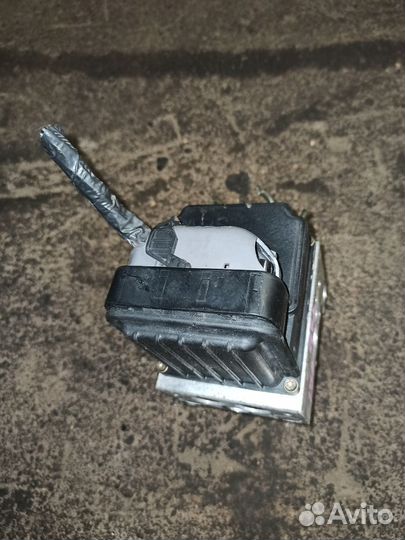 Блок ABS 47660-8H305 Nissan X-Trail (2001-2007) T3