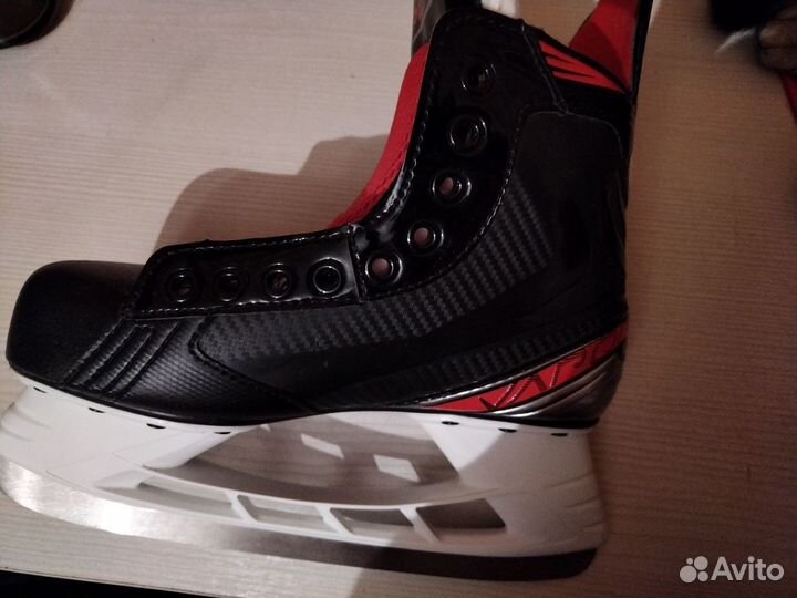 Хоккейные коньки bauer