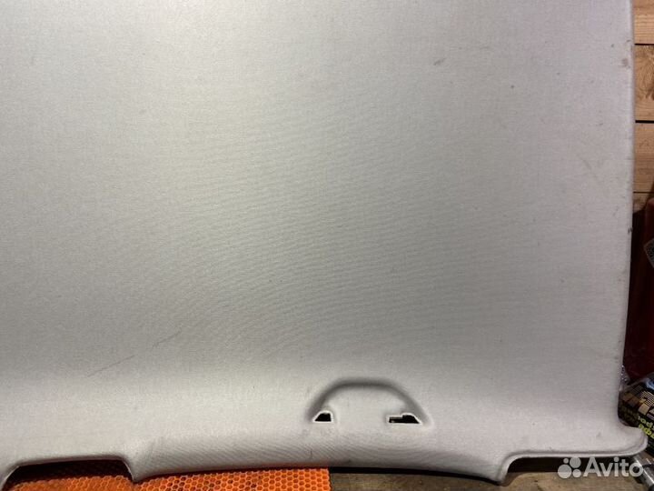 Обшивка потолка Volkswagen Polo