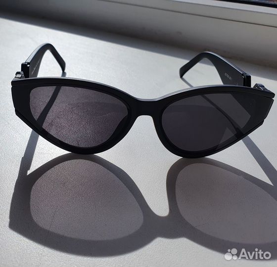 Солнечные очки женские