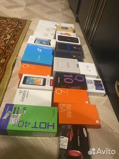 Коробки из под телефонов