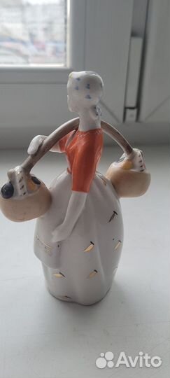 Девушка с коромыслом Фарфоровые статуэтки СССР